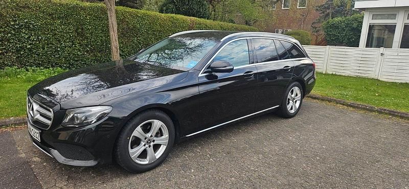 Gebraucht Mercedes E220 194 PS (142 kW) 2017 Schwarz Kombi