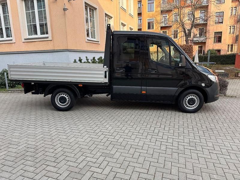 Używany Mercedes Sprinter 170 KM (125 kW) 2021 Czarny Van