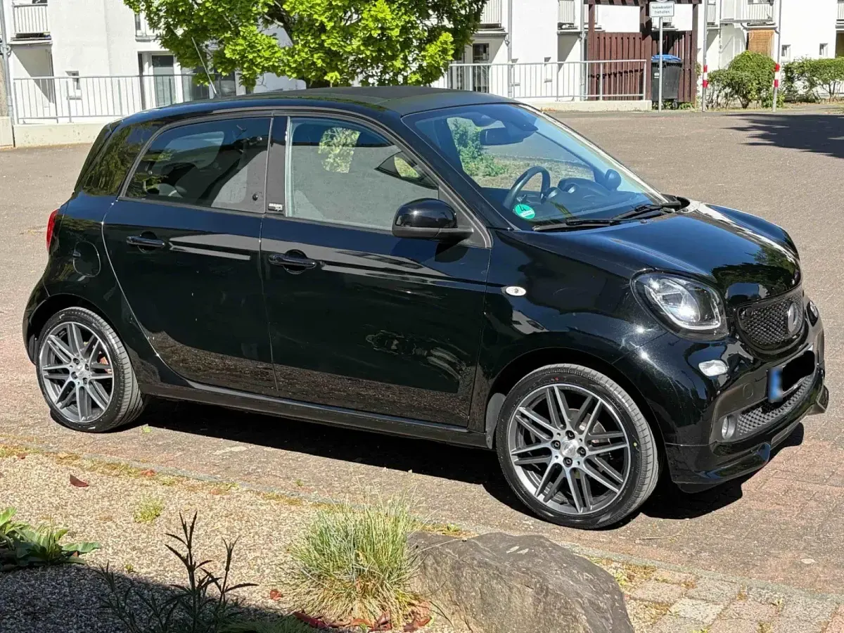 Second-hand Smart ForFour Brabus 90 CP (66 kW) 2019 Negru Hatchback