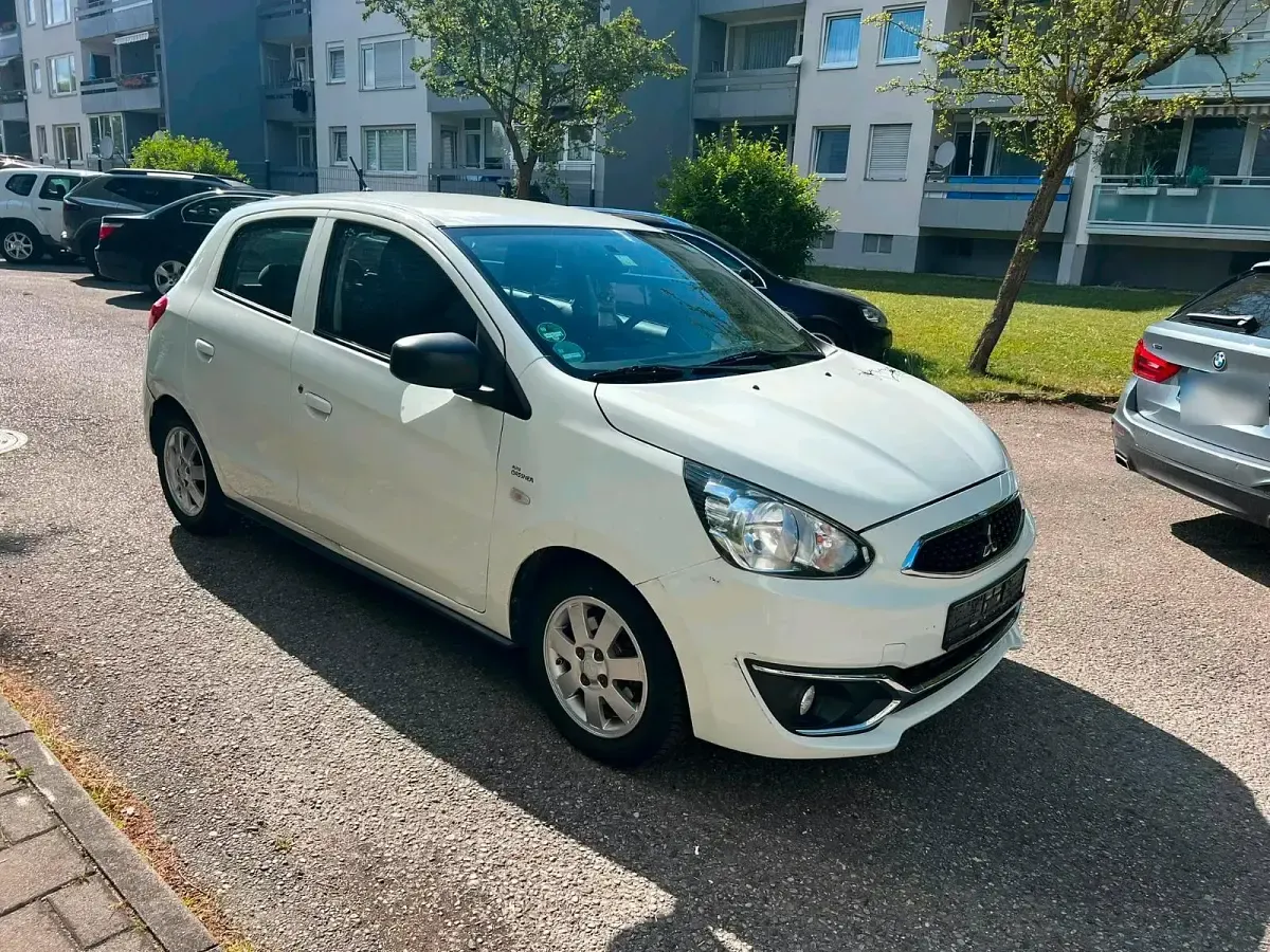 Gebraucht Mitsubishi Space Star 87 PS (63 kW) 2018 Weiß Kleinwagen