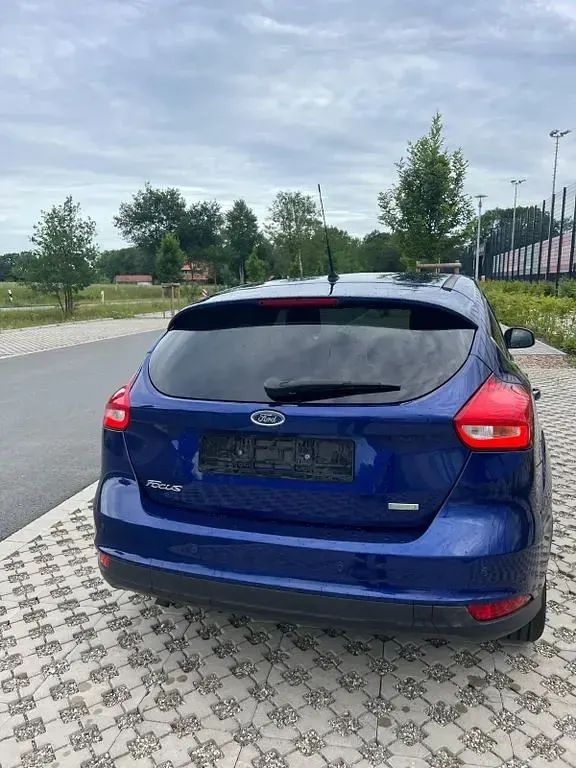 Gebraucht Ford Focus Titanium 125 PS (91 kW) 2015 Blau Limousine