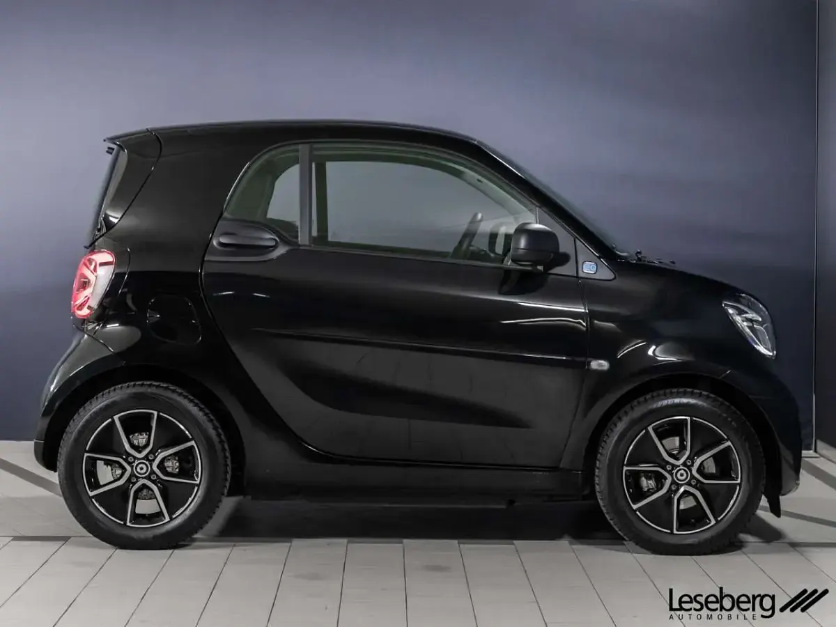 Gebraucht Smart ForTwo Electric Drive Passion 60 kW (82 PS) 2024 Schwarz Coupé