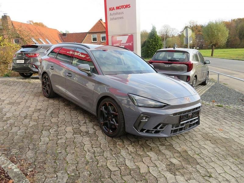 Neu Cupra Leon VZ 333 PS (244 kW) 2025 Grau Limousine
