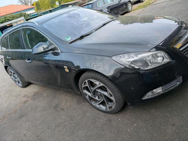 Gebraucht Opel Insignia 194 PS (142 kW) 2013 Schwarz Kombi