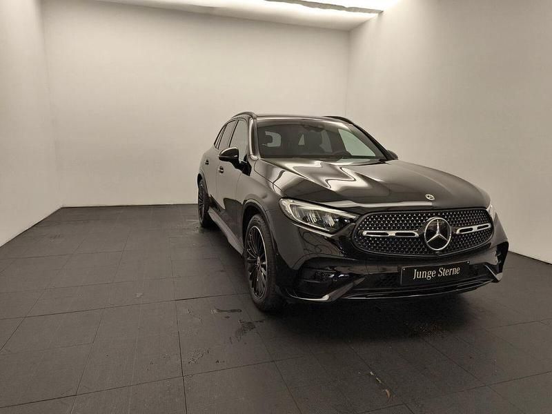 Gebraucht Mercedes GLC200 AMG line 204 PS (150 kW) 2025 Unilack schwarz SUV