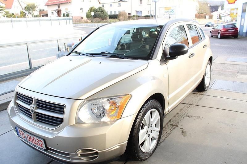 Gebraucht Dodge Caliber 150 PS (110 kW) 2009 Grau Kleinwagen