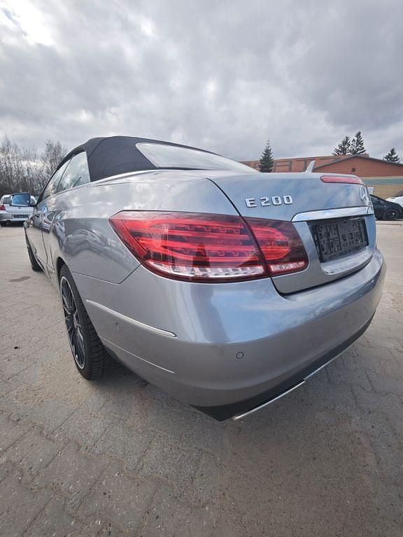 Gebraucht Mercedes E200 AMG 184 PS (135 kW) 2013 Silber Cabrio