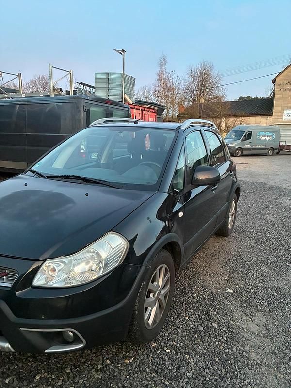 Schwarz Gebraucht 2011 Fiat Sedici SUV | 4.000 € (Fairer Preis) - Bild 1/4