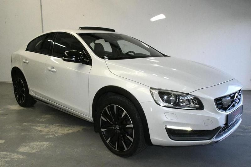 Gebraucht Volvo S60 CC 190 PS (139 kW) 2016 Crystal white pearl / metallic Limousine