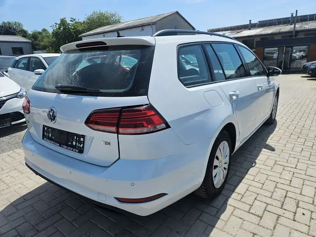 Gebraucht VW Golf VII Trendline 116 PS (85 kW) 2018 Weiß Kombi