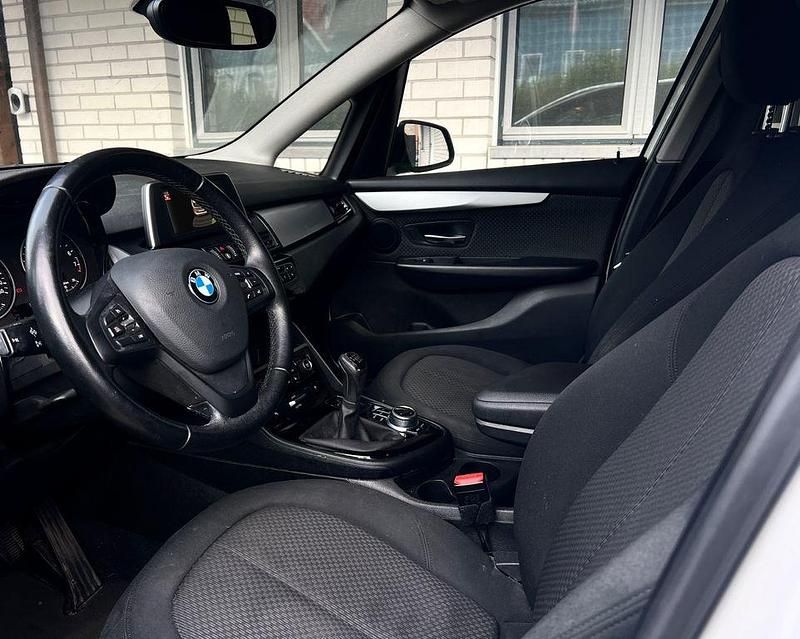 Gebraucht BMW 216 Active Tourer Advantage 102 PS (75 kW) 2016 Weiß Van / Kleinbus