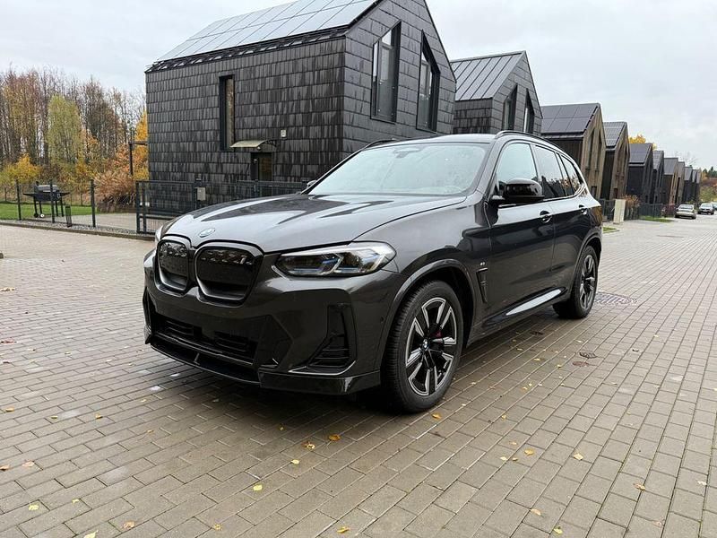 Grau Gebraucht 2022 BMW iX3 M Sport SUV | 35.800 € (Superpreis) - Bild 1/4