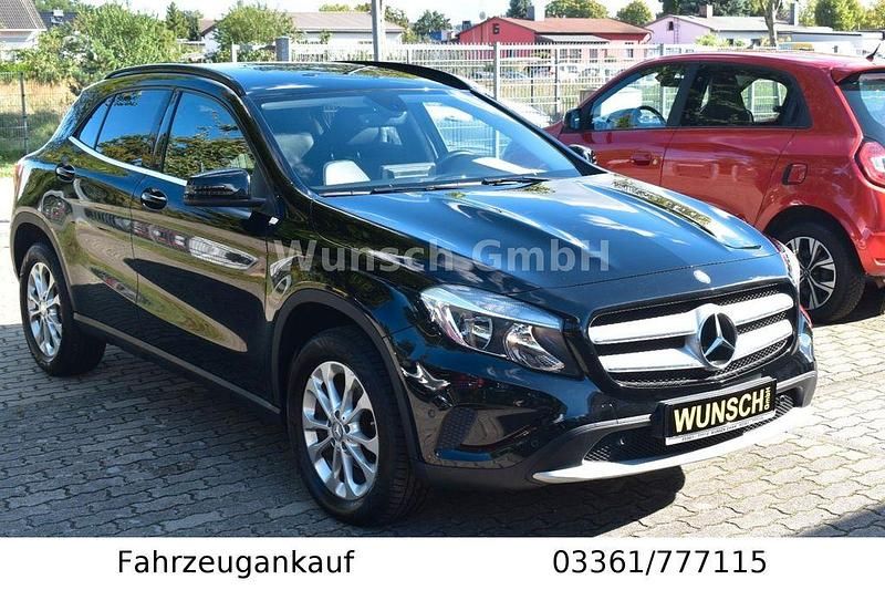 Gebraucht Mercedes GLA200 136 PS (100 kW) 2014 Schwarz SUV