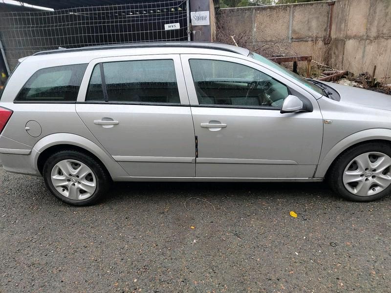 Gebraucht Opel Astra 125 PS (91 kW) 2007 Silber Kombi