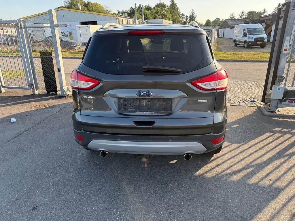 Gebraucht Ford Kuga Titanium 150 PS (110 kW) 2016 Grau SUV