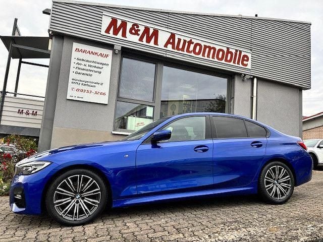 Portimao blau metallic Gebraucht 2022 BMW 318 M Sport Limousine | 24.900 € (Fairer Preis) - Bild 1/4