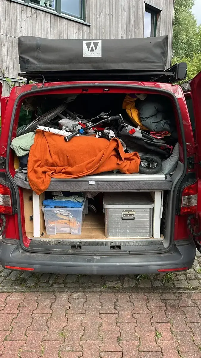 Gebraucht VW Caravelle 105 PS (77 kW) 2012 Rot Van