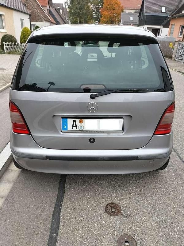 Silber Gebraucht 2000 Mercedes A170 Elegance Limousine | 1.100 € (Fairer Preis) - Bild 1/4
