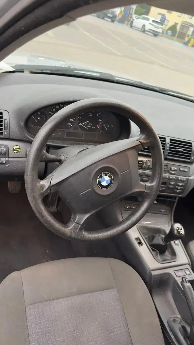 Gebraucht BMW 316 116 PS (85 kW) 2004 Grau Kombi