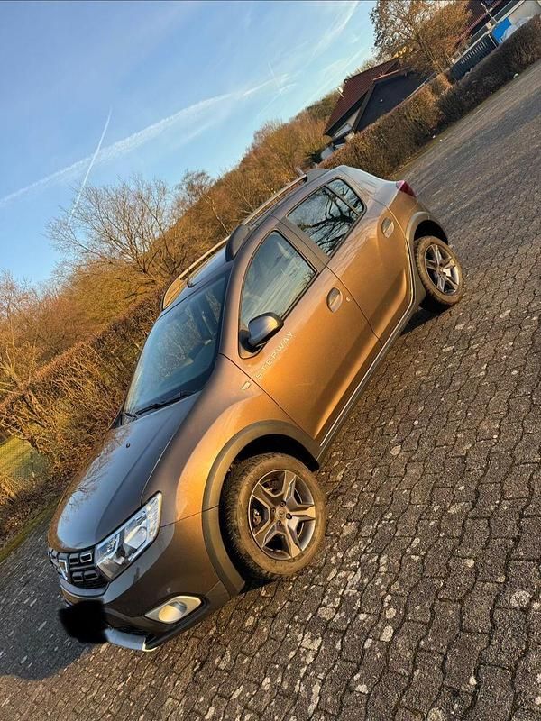 Gebraucht Dacia Sandero Stepway 90 PS (66 kW) 2018 Braun Limousine