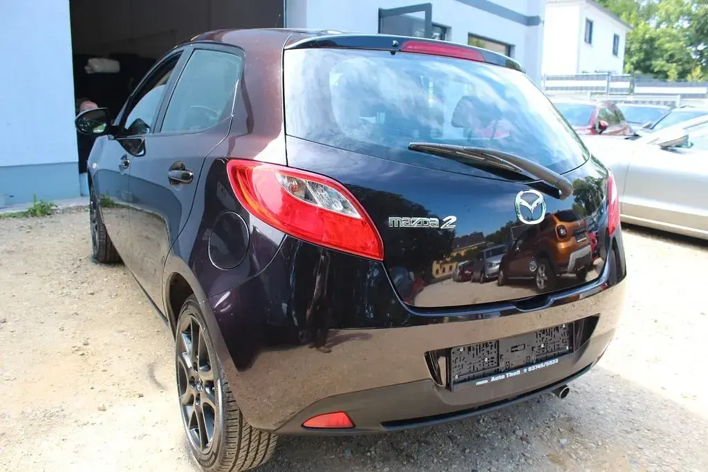 Gebraucht Mazda 2 Active 75 PS (55 kW) 2012 Schwarz Kleinwagen