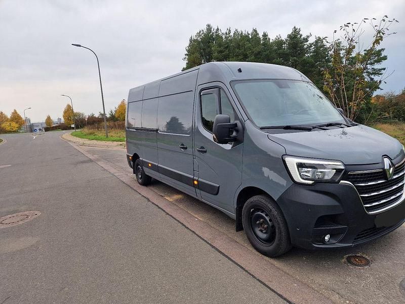 Grau Gebraucht 2021 Renault Master | 17.900 € - Bild 1/4