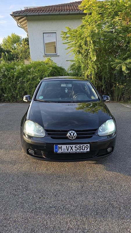 Schwarz Gebraucht 2003 VW Golf IV Limousine | 2.800 € (Teuer) - Bild 1/4