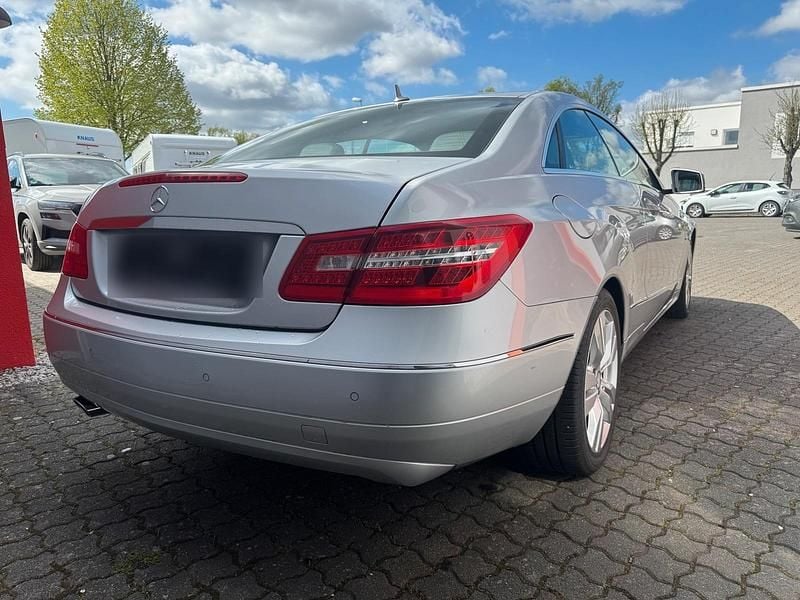 Second-hand Mercedes E220 2011 Argintiu Coupe