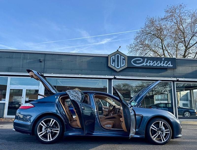 Gebraucht Porsche Panamera 4S 400 PS (294 kW) 2012 Blau Limousine