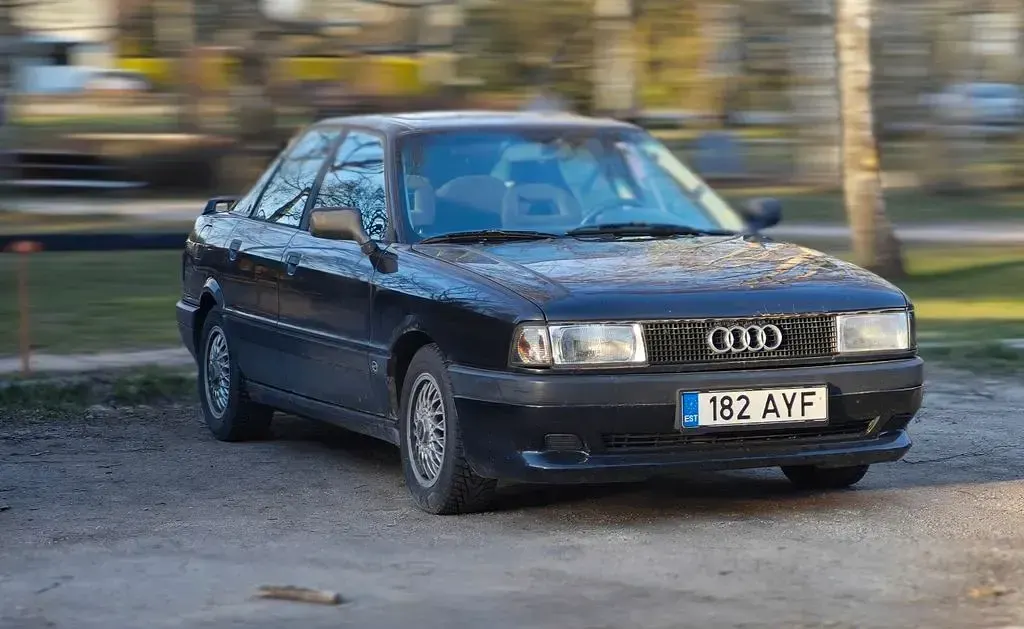 Gebraucht Audi 80 90 PS (66 kW) 1990 Schwarz Limousine