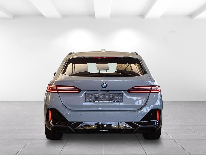 Gebraucht BMW 520 Comfort Edition 197 PS (144 kW) 2024 Brooklyn grau metallic Kombi