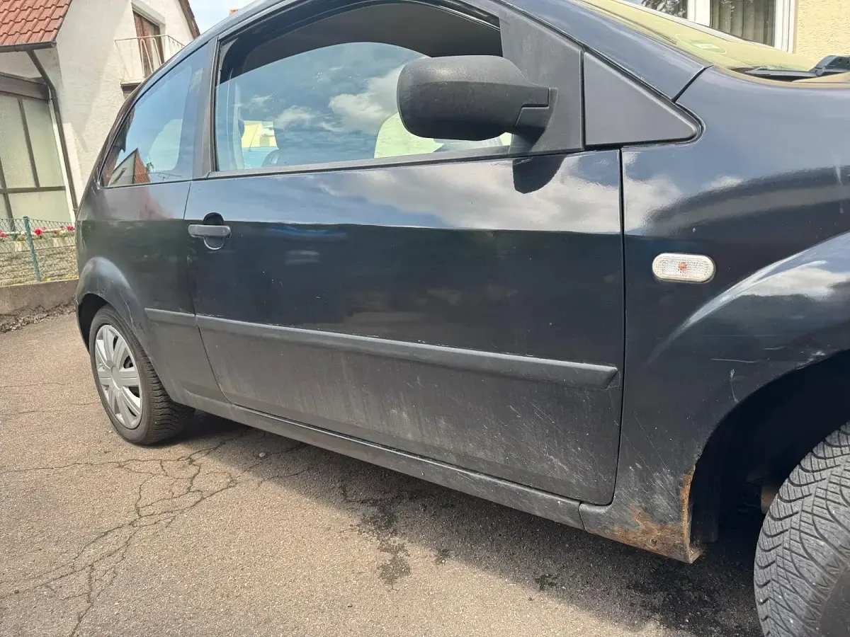 Gebraucht Ford Fiesta 60 PS (44 kW) 2004 Schwarz Kleinwagen
