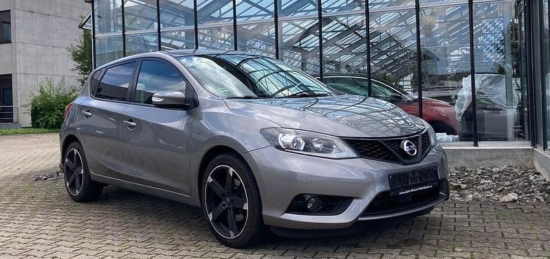Grau Gebraucht 2015 Nissan Pulsar Tekna Limousine | 9.980 € (Etwas zu teuer) - Bild 1/4