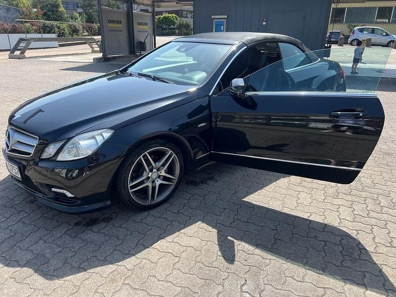 Gebraucht Mercedes E220 Elegance 170 PS (125 kW) 2010 Schwarz Cabrio