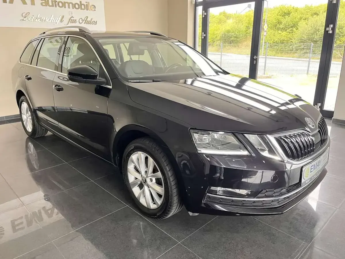 Gebraucht Skoda Octavia Style 150 PS (110 kW) 2020 Schwarzmagic perleffekt Kombi