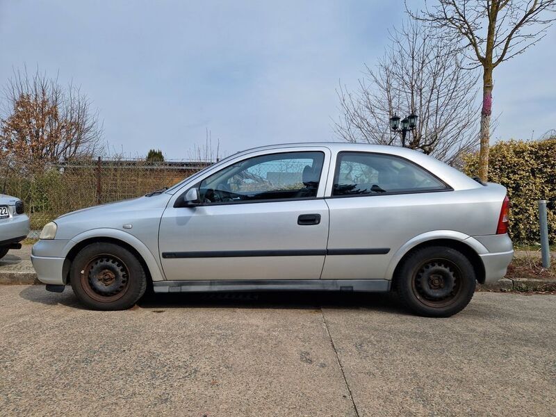 Silber Gebraucht 2002 Opel Astra Limousine | 800 € (Guter Preis) - Bild 1/4