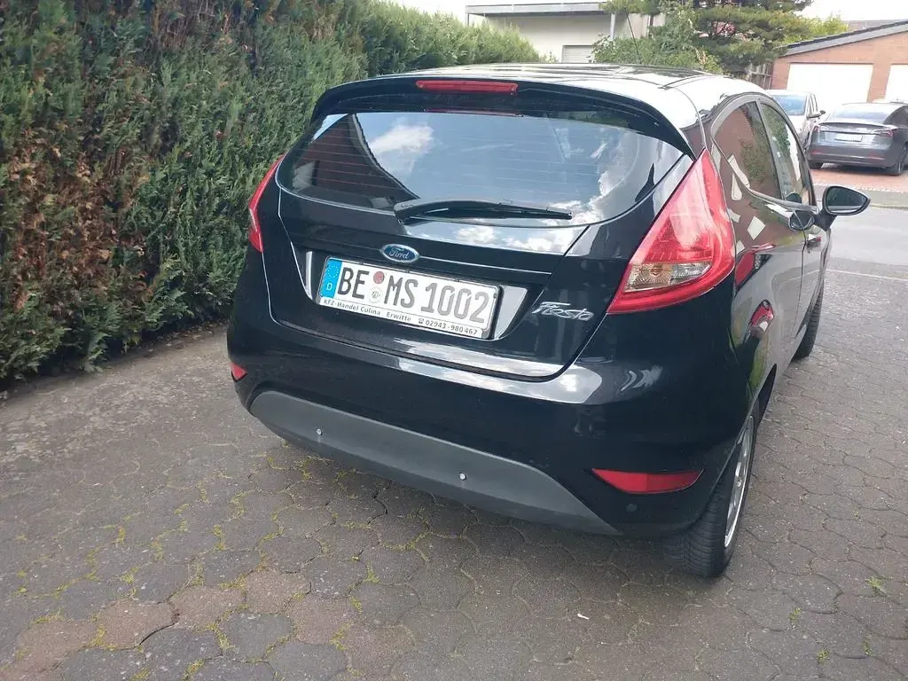 Gebraucht Ford Fiesta Trend 82 PS (60 kW) 2010 Schwarz Limousine