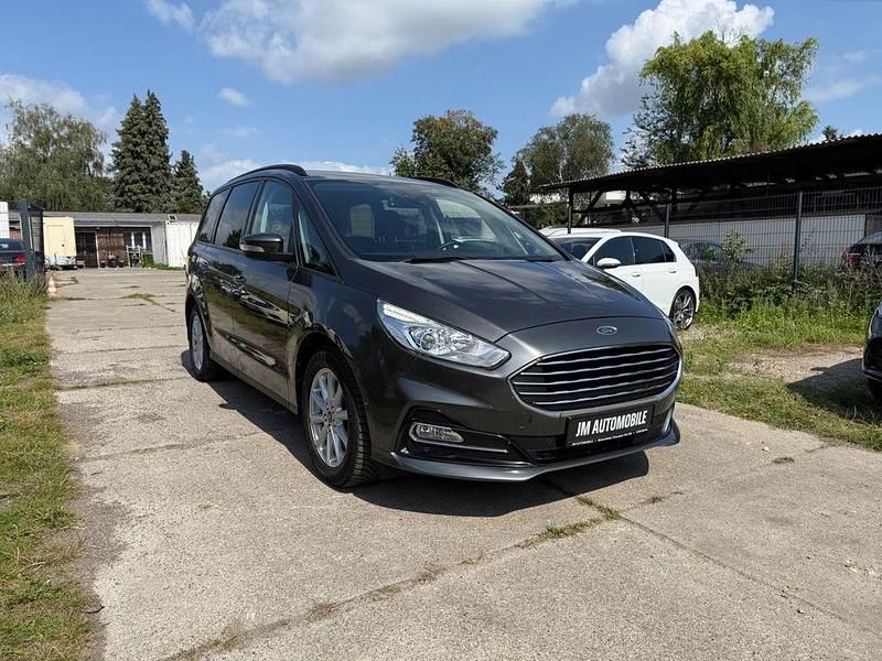 Grau Gebraucht 2021 Ford Galaxy Trend Van / Kleinbus | 18.990 € (Superpreis) - Bild 1/4