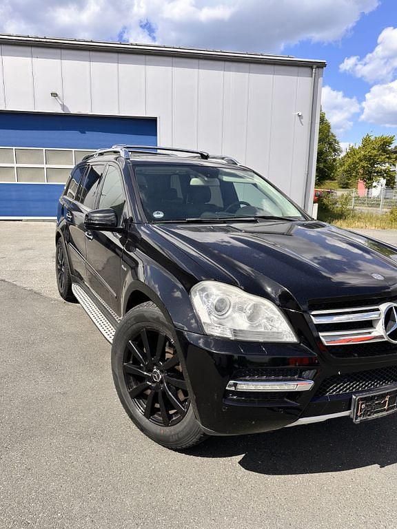 Schwarz Gebraucht 2011 Mercedes GL350 SUV | 13.500 € (Superpreis) - Bild 1/4