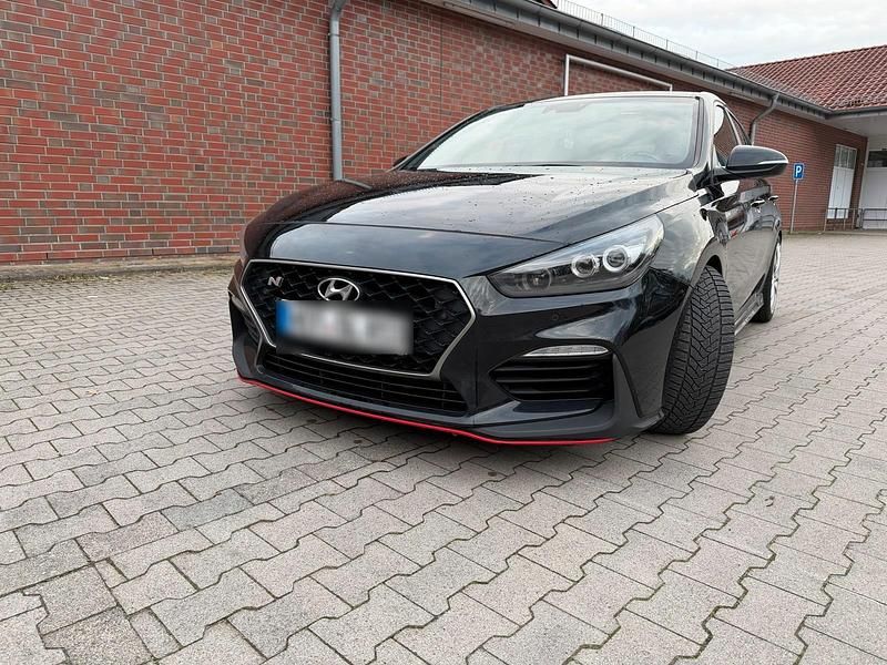Schwarz Gebraucht 2018 Hyundai i30 Kleinwagen | 18.500 € (Fairer Preis) - Bild 1/4