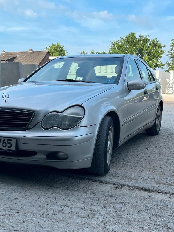 Silber Gebraucht 2002 Mercedes C220 Limousine | 2.850 € (Fairer Preis) - Bild 1/4