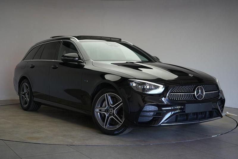 Gebraucht Mercedes E300 AMG line 194 PS (142 kW) 2021 Schwarz Limousine