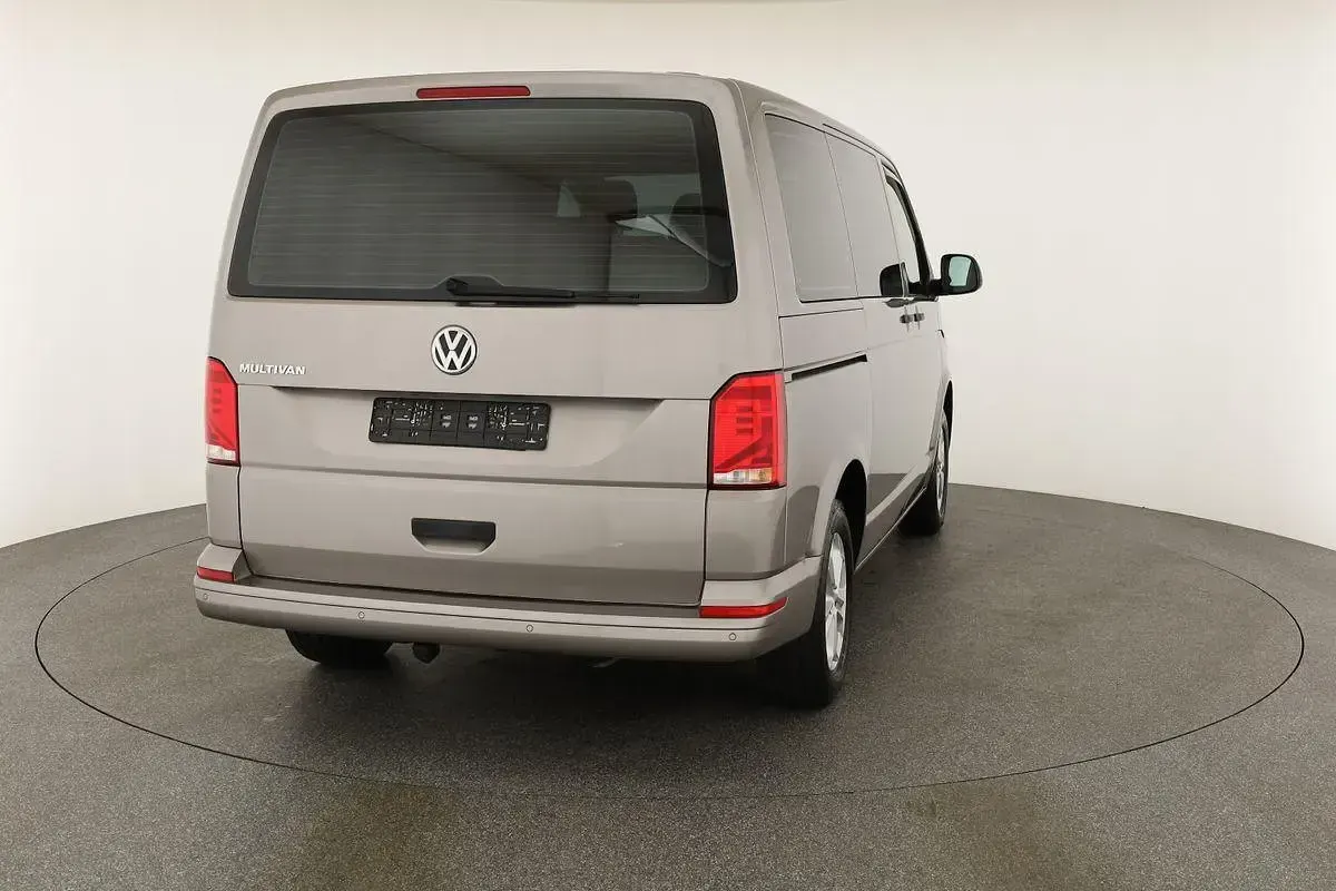 Gebraucht VW Multivan Trendline 150 PS (110 kW) 2021 Mojave beige metallic Van / Kleinbus