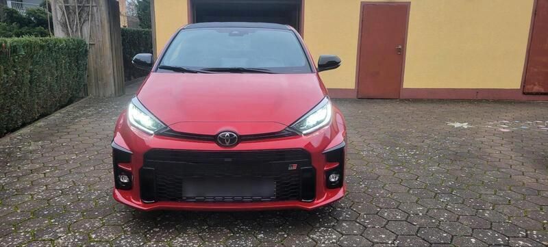 Rot Gebraucht 2024 Toyota Yaris Edition Kleinwagen | 36.900 € (Fairer Preis) - Bild 1/4