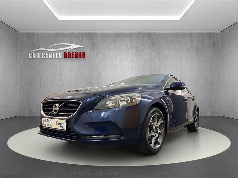 Blau Gebraucht 2015 Volvo V40 Ocean Race Kombi | 10.998 € (Fairer Preis) - Bild 1/4