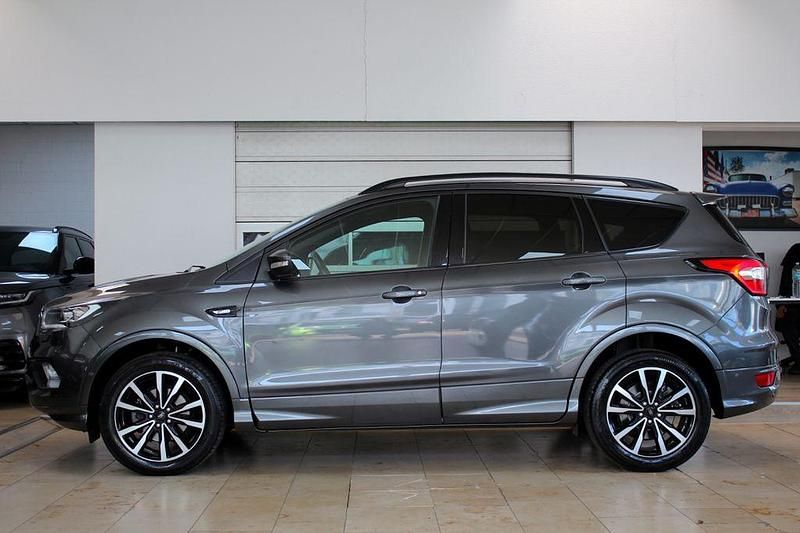 Gebraucht Ford Kuga ST-Line 150 PS (110 kW) 2018 Grau SUV