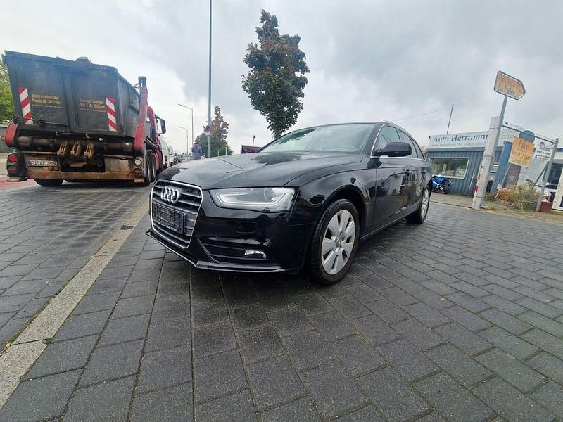 Schwarz Gebraucht 2015 Audi A4 Ambiente Kombi | 7.499 € (Guter Preis) - Bild 1/4