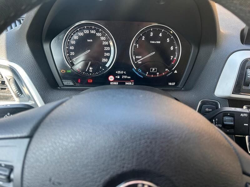 Silber Gebraucht 2019 BMW 118 Kleinwagen | 16.000 € - Bild 1/4