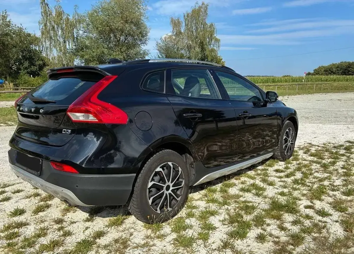 Gebraucht Volvo V40 CC Momentum 150 PS (110 kW) 2013 Schwarz Kombi