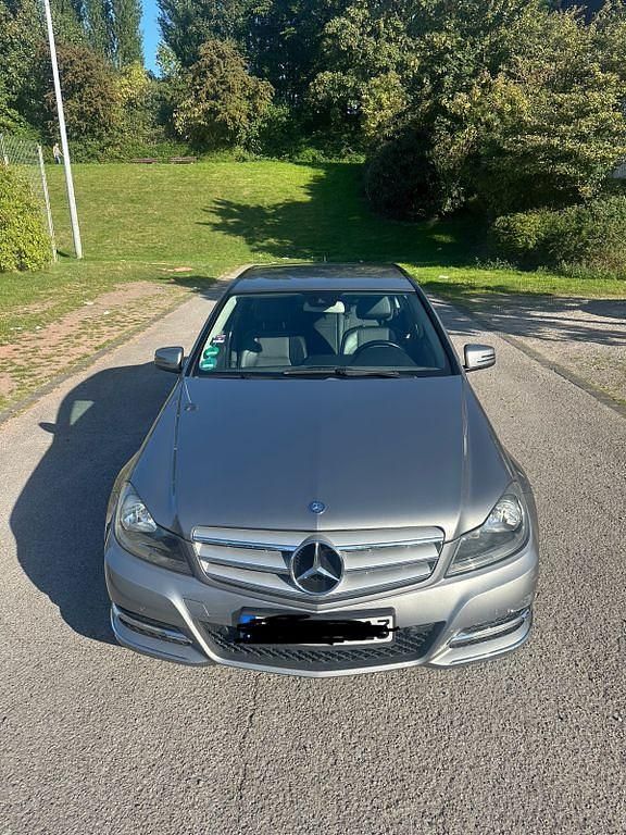 Grau Gebraucht 2011 Mercedes C220 Avantgarde Limousine | 5.500 € (Guter Preis) - Bild 1/4
